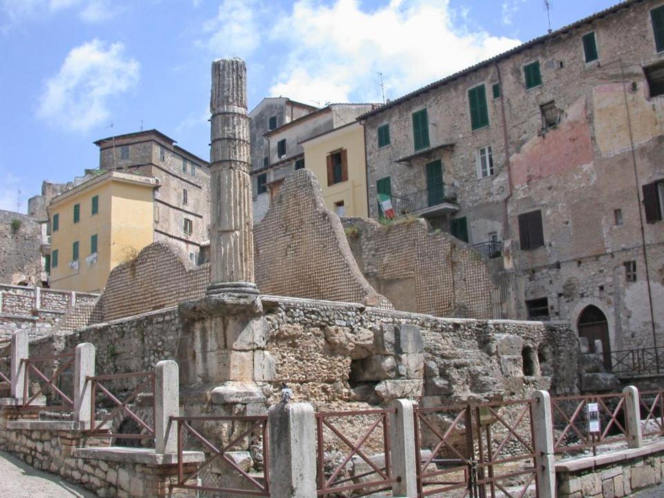 Luxury Suite - Teatro Romano - Duomo - Centro Storico Wi-Fi Terracina Exteriér fotografie