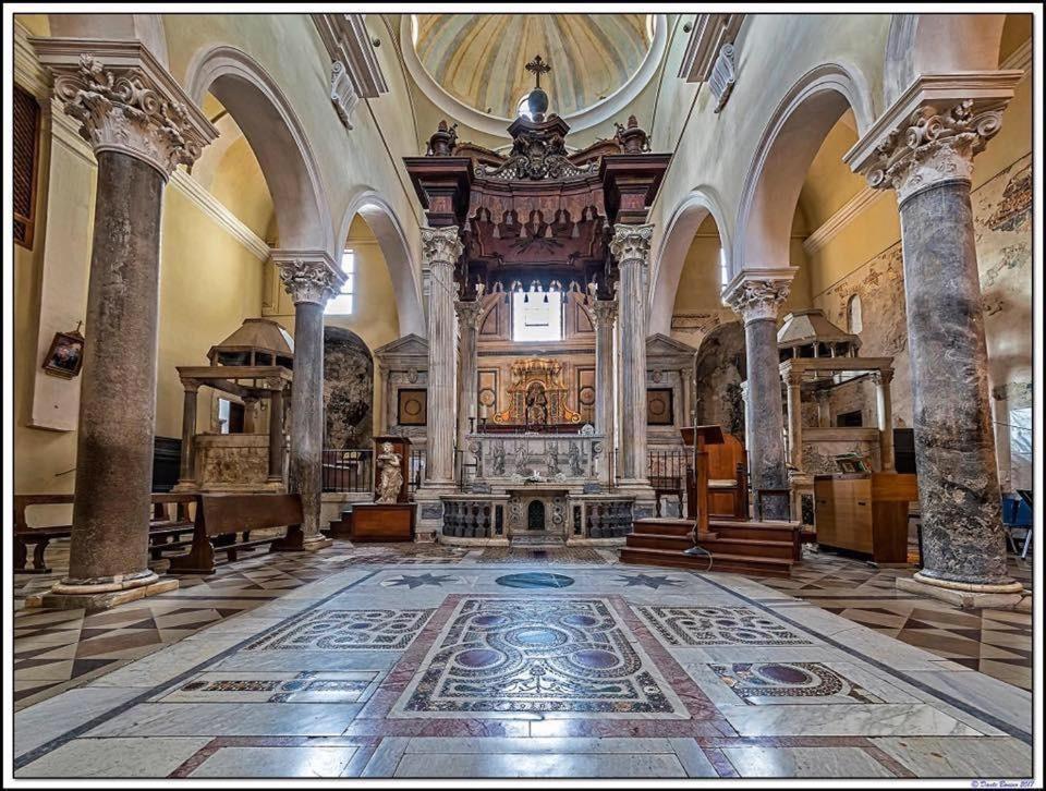Luxury Suite - Teatro Romano - Duomo - Centro Storico Wi-Fi Terracina Exteriér fotografie